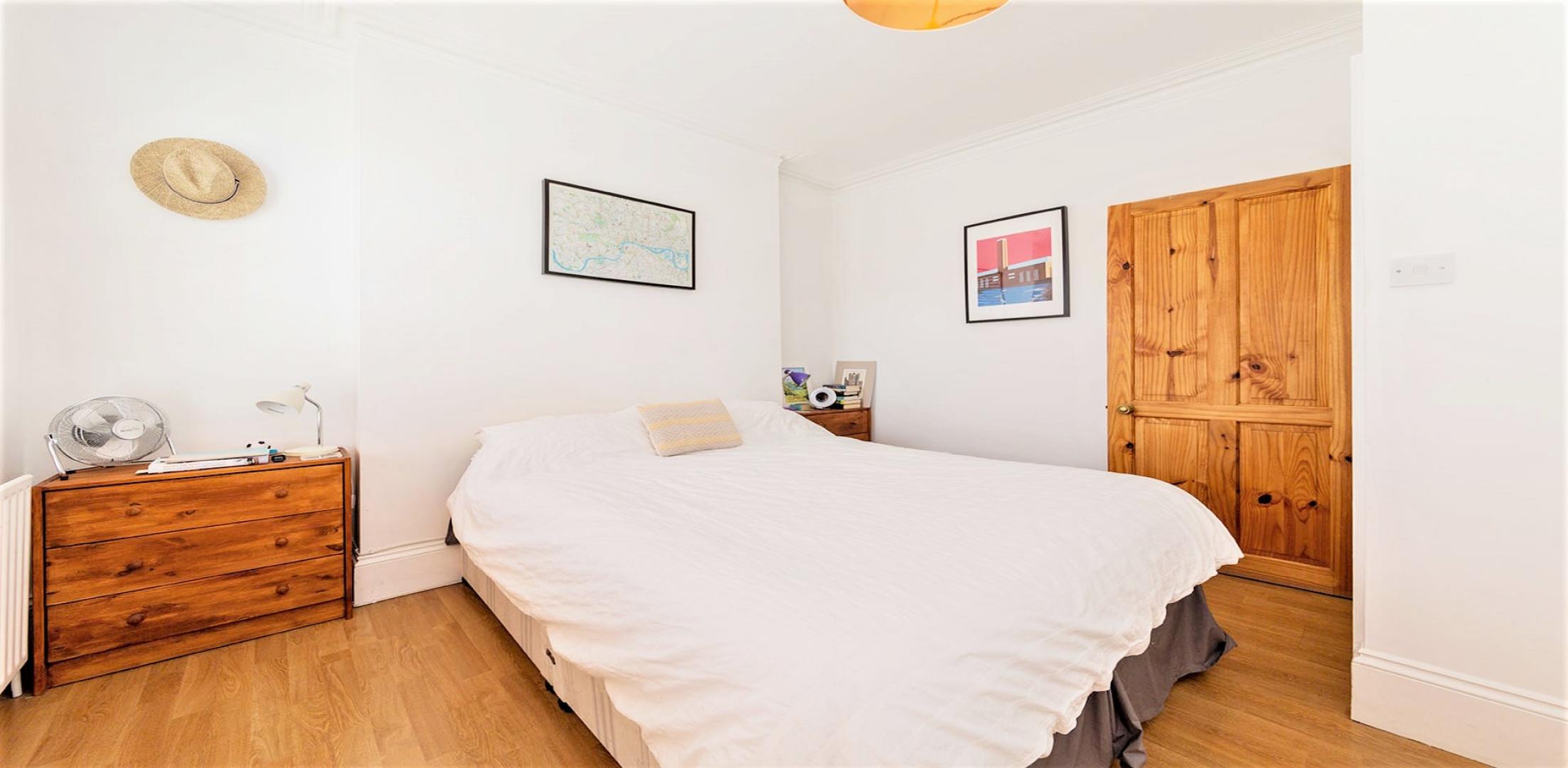 			1 Bedroom, 1 bath, 1 reception Flat			 Hemstal Road, WEST HAMPSTEAD